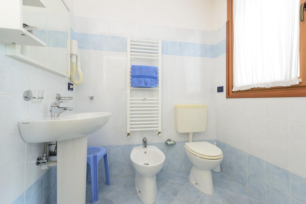Sunbeach Apartments Lignano Sabbiadoro Esterno foto