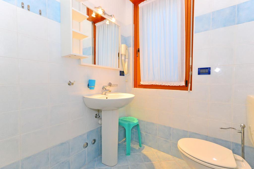 Sunbeach Apartments Lignano Sabbiadoro Esterno foto