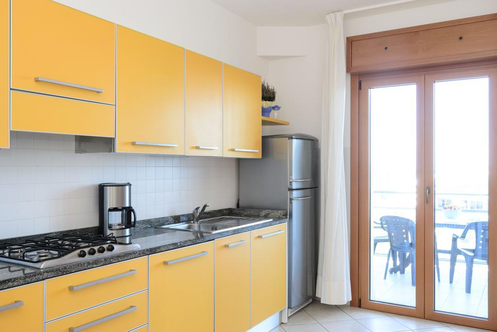 Sunbeach Apartments Lignano Sabbiadoro Esterno foto